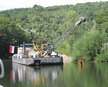 Baggerschiff Greif auf der Lahn