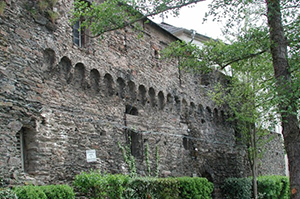 Stadtmauer Dausenau am Lahnufer